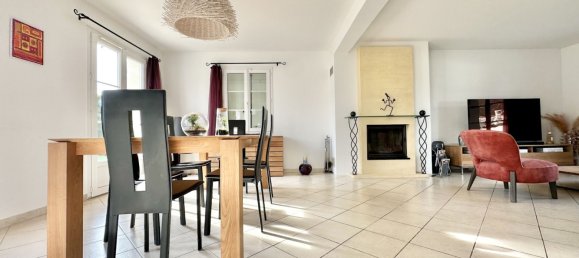 4 bedrooms House in Senlis, France No. 71352 4