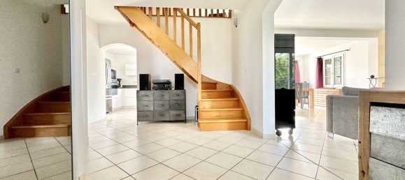 4 bedrooms House in Senlis, France No. 71352 8