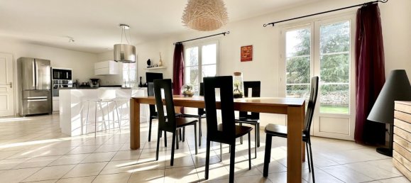 4 bedrooms House in Senlis, France No. 71352 2