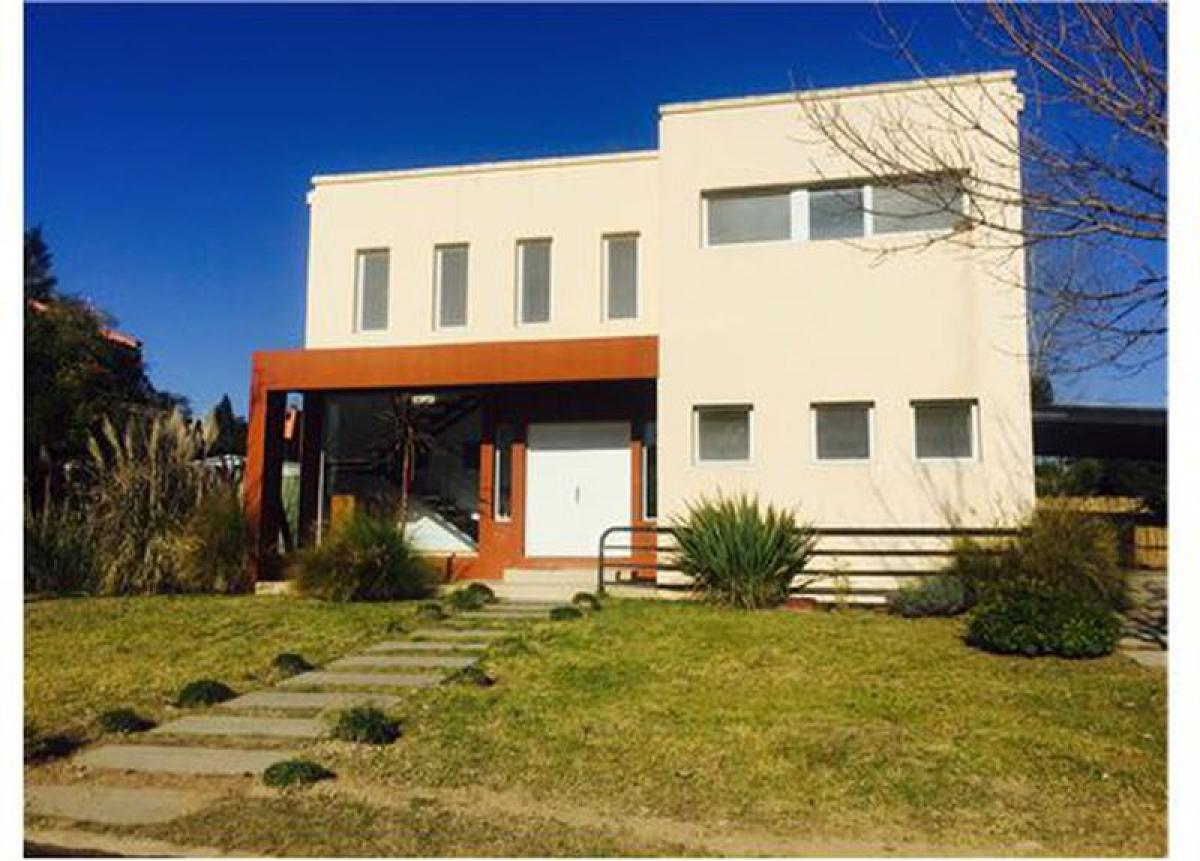 3 bedrooms House in Tigre, Argentina No. 19877