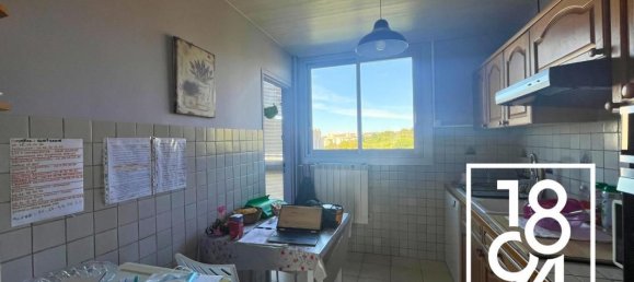 Квартира с 3 спальнями в Марсель, Франция № 340890 9