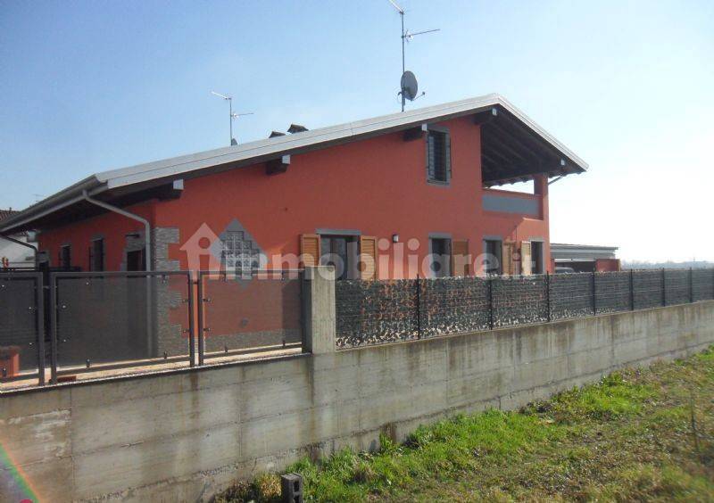 3غرفة منزل في Ticengo, Italy رقم 115660