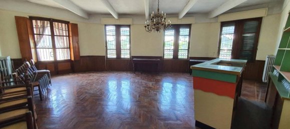 17 rooms House in Monchiero, Italy No. 25518 6