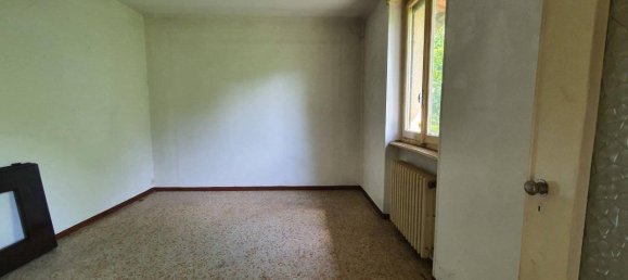 17 rooms House in Monchiero, Italy No. 25518 8