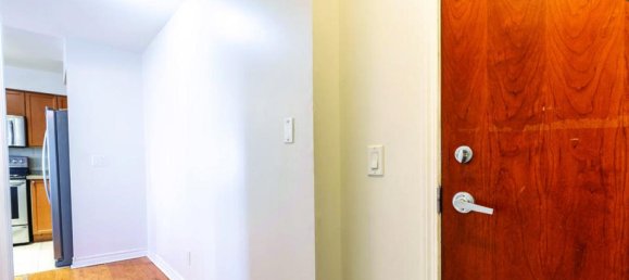 3 bedrooms Condo in Mississauga, Canada No. 906 12