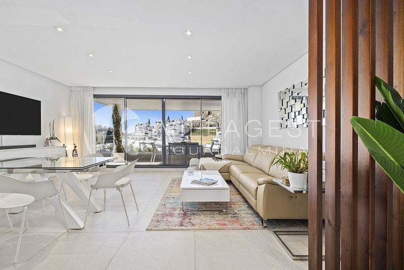 3 bedrooms Apartment in La Quinta, Spain No. 231439