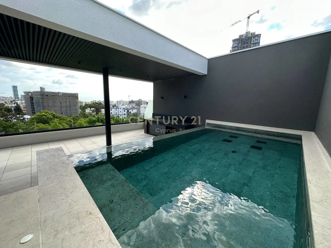 Ático de 4 dormitorios en Germasogeia, Cyprus No. 5798