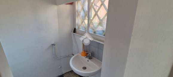 Gewerbliche Immobilie in Sarzana, Italy 43m², Nr. 76956 13