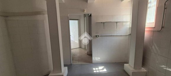 Gewerbliche Immobilie in Sarzana, Italy 43m², Nr. 76956 12