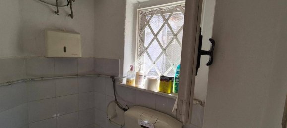 Gewerbliche Immobilie in Sarzana, Italy 43m², Nr. 76956 11