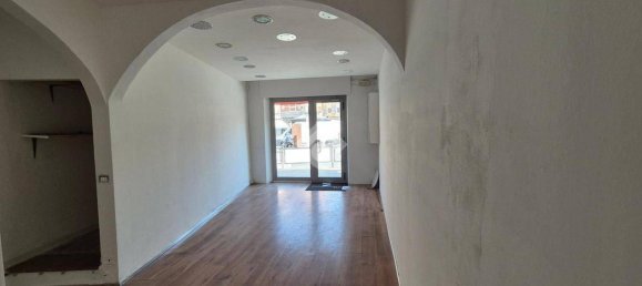 Gewerbliche Immobilie in Sarzana, Italy 43m², Nr. 76956 5