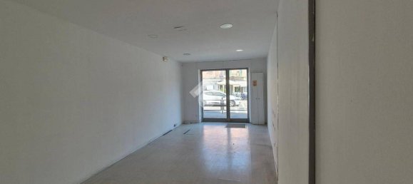 Gewerbliche Immobilie in Sarzana, Italy 43m², Nr. 76956 2