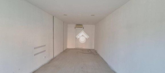 Gewerbliche Immobilie in Sarzana, Italy 43m², Nr. 76956 3