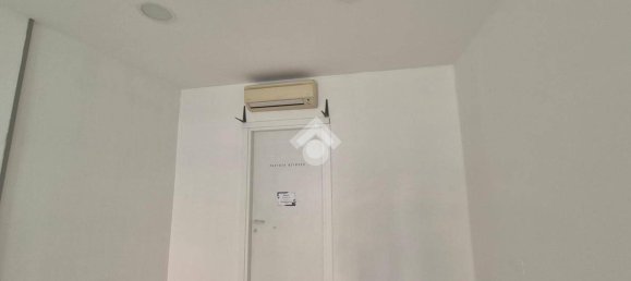 Gewerbliche Immobilie in Sarzana, Italy 43m², Nr. 76956 6