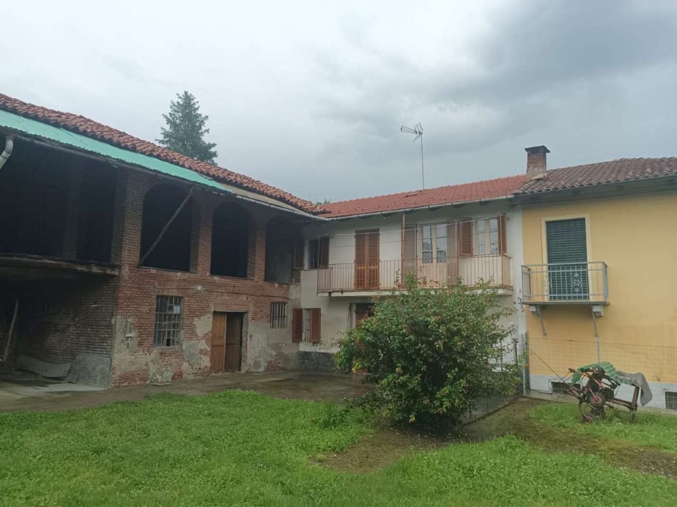 4 rooms House in Pavarolo, Italy No. 78079
