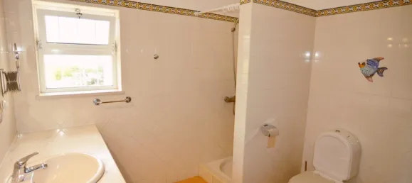 3 bedrooms House in Quelfes, Portugal No. 98216 68