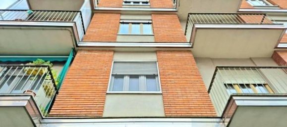 2 bedrooms Penthouse in Turin, Italy No. 53293 13