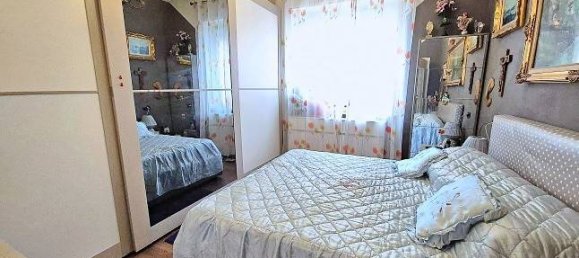 2 bedrooms Penthouse in Turin, Italy No. 53293 5