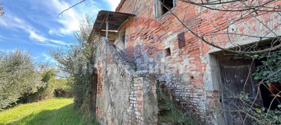 5 chambres Maison à Terranuova Bracciolini, Italy No. 373090 6