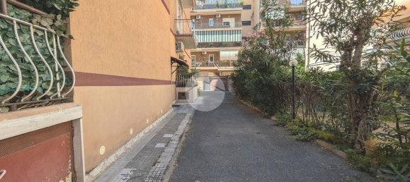 2 Schlafzimmer Wohnung in Ciampino, Italy, Nr. 291911 3