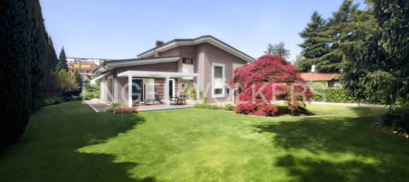 3 bedrooms Villa in Brescia, Italy No. 63854 5