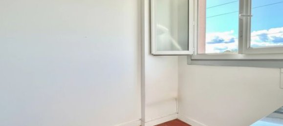 1 bedroom Apartment in Gagny, France No. 364030 9