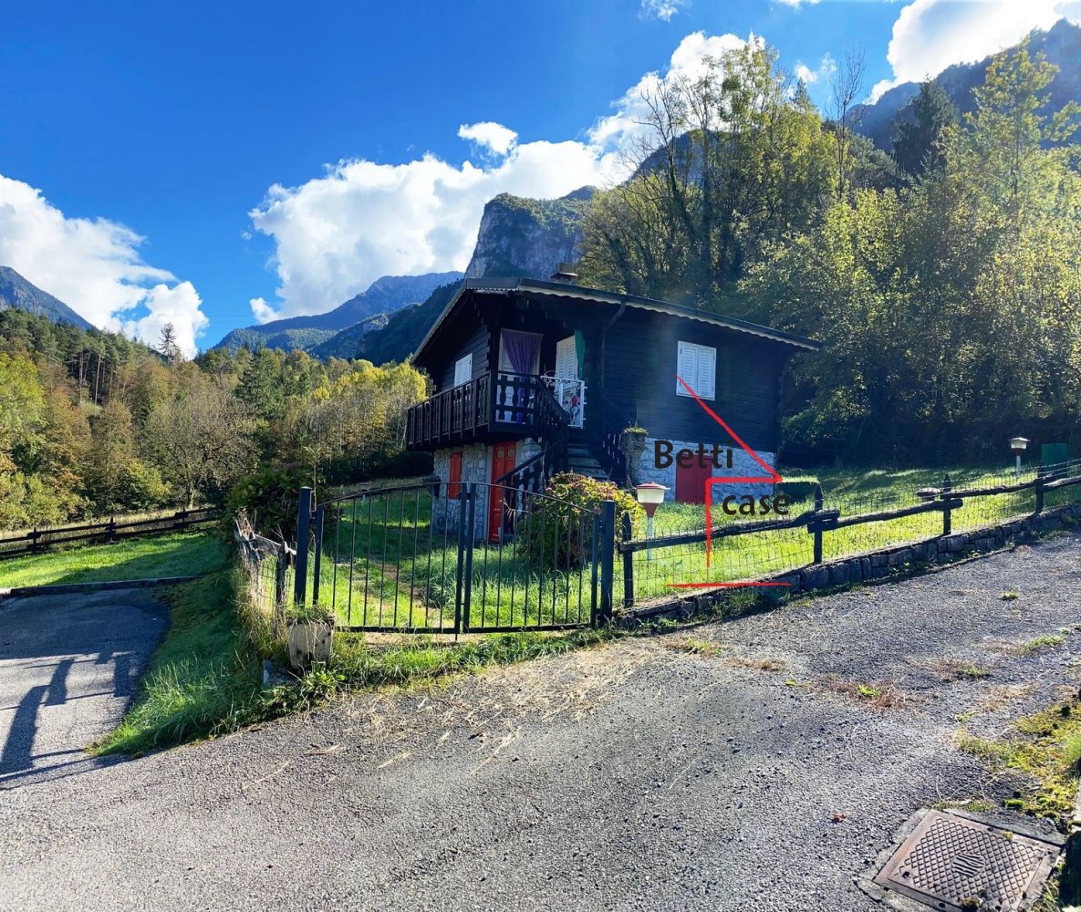 5 rooms House in Lenna, Italy No. 84078