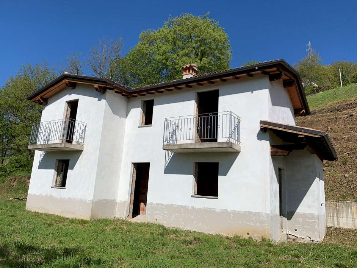 3 bedrooms House in Bagni di Lucca, Italy No. 410
