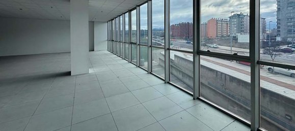 Коммерческая недвижимость 2157м² в Куатровиентос, Испания № 84056 3