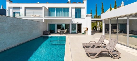 4 bedrooms Villa in Faro, Portugal No. 232370 3