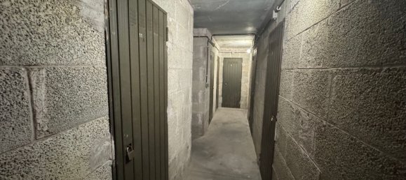 3 rooms Apartment in Rome, Italy No. 183136 8