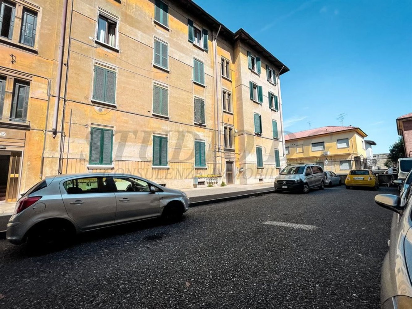 Apartamento de 3 dormitorios en Cesano Maderno, Italy No. 361169