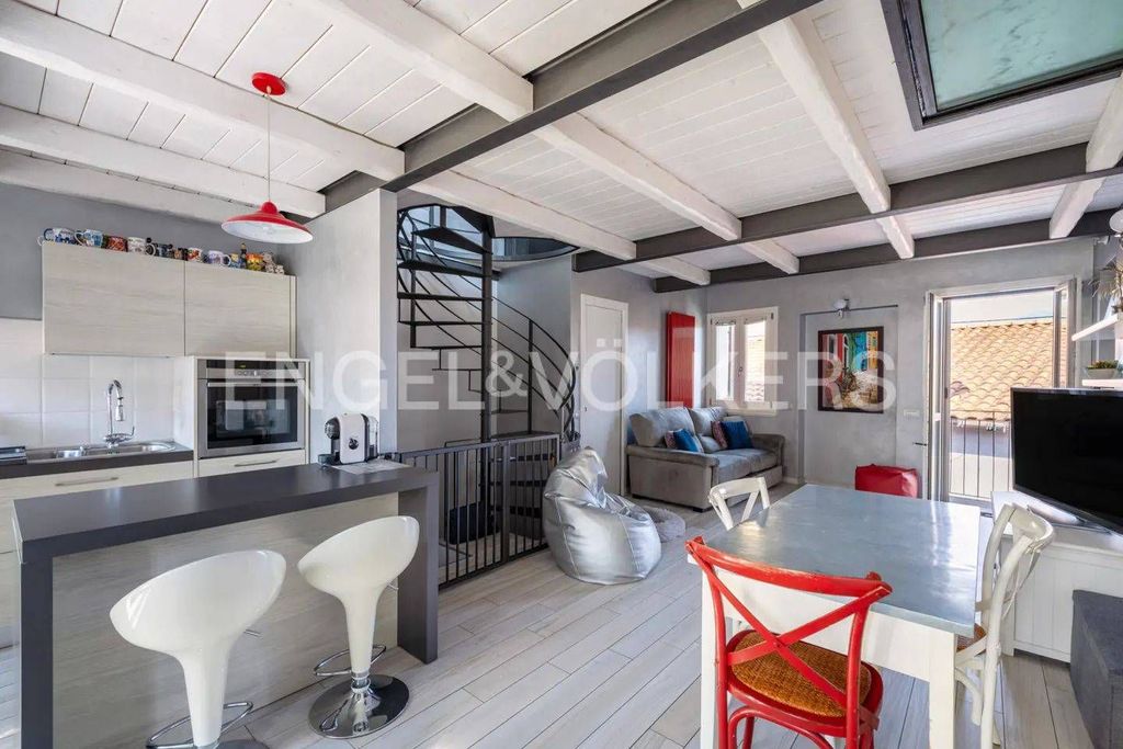 2 bedrooms House in Verbania, Italy No. 313953