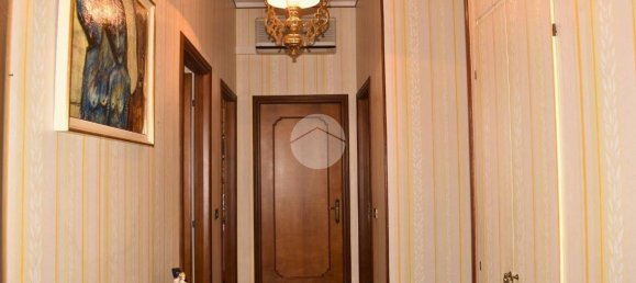 4 bedrooms Villa in Parma, Italy No. 325769 9