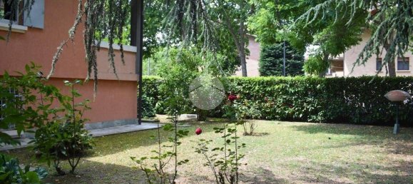 4 bedrooms Villa in Parma, Italy No. 325769 2