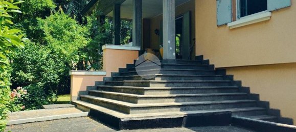 4 bedrooms Villa in Parma, Italy No. 325769 14