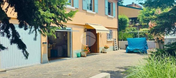 4 bedrooms Villa in Parma, Italy No. 325769 17