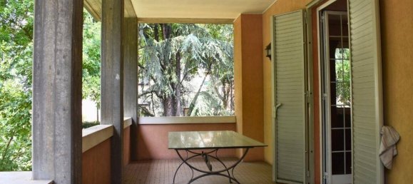 4 bedrooms Villa in Parma, Italy No. 325769 3