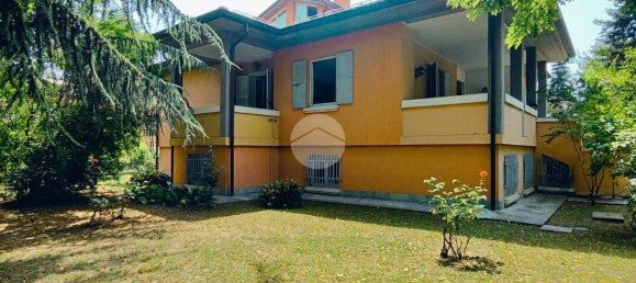 4 bedrooms Villa in Parma, Italy No. 325769 18