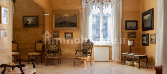 5 bedrooms Villa in Genoa, Italy No. 188046 3