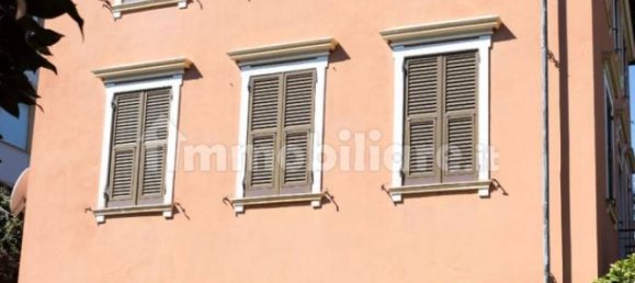5 bedrooms Villa in Genoa, Italy No. 188046 2
