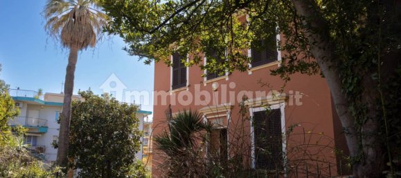 5 bedrooms Villa in Genoa, Italy No. 188046 22