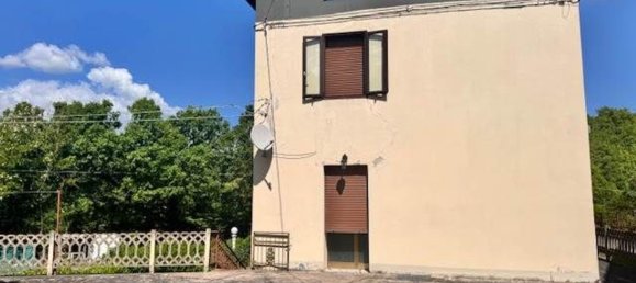 5 rooms House in Lizzano in Belvedere, Italy No. 269767 9