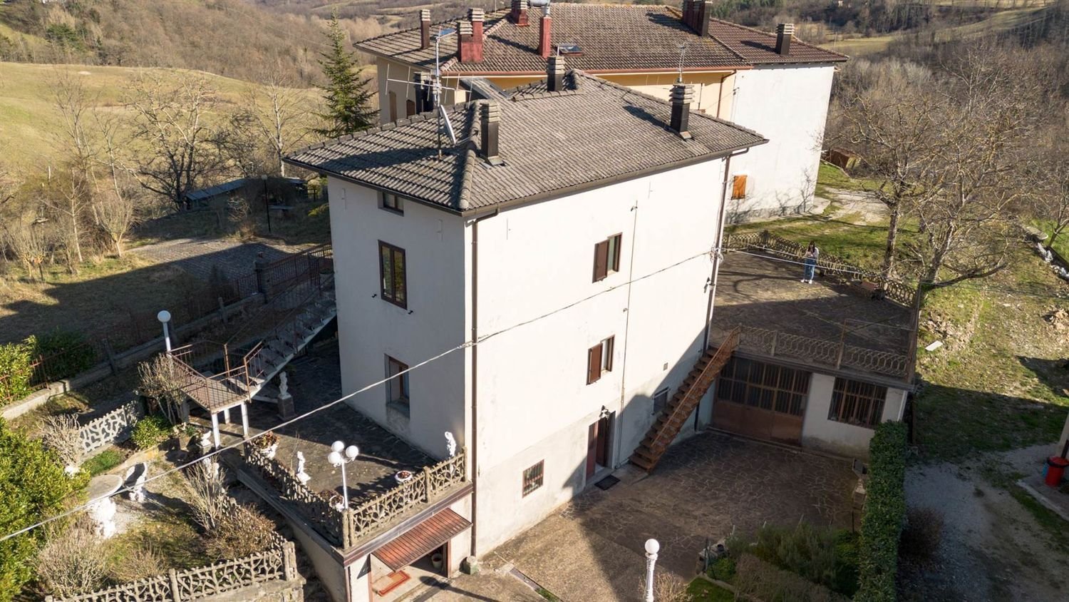 5 rooms House in Lizzano in Belvedere, Italy No. 269767