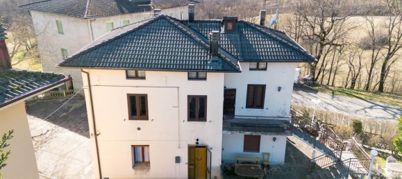 5 rooms House in Lizzano in Belvedere, Italy No. 269767 2