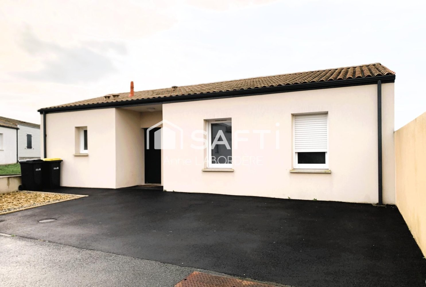 3 Schlafzimmer Haus in Sainte-Soulle, France, Nr. 286658