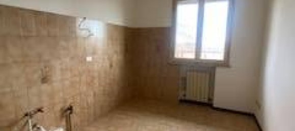 5 rooms Apartment in Ferrara, Italy No. 113702 12