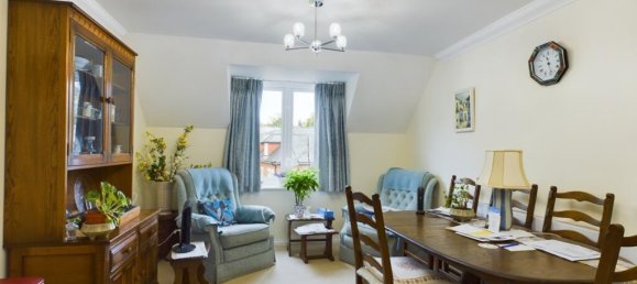 2 Schlafzimmer Haus in Ashtead, United Kingdom, Nr. 13808 7