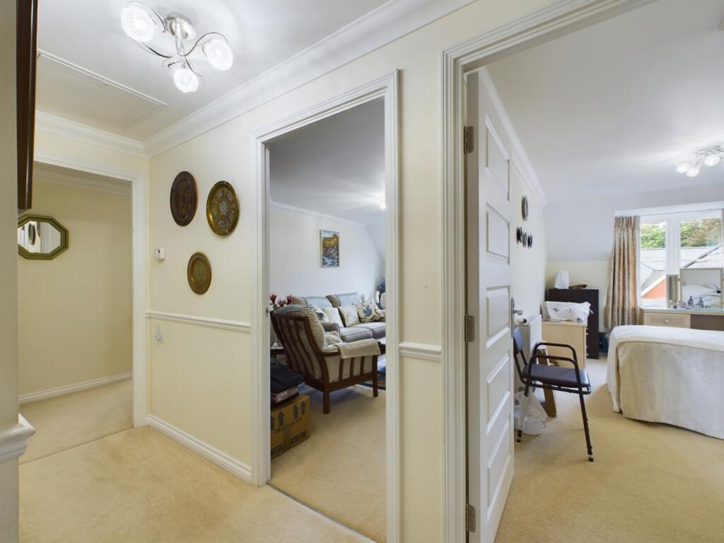 2 Schlafzimmer Haus in Ashtead, United Kingdom, Nr. 13808