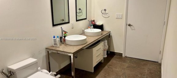 2 Schlafzimmer Gewerbliche Immobilien in Miami, USA, Nr. 615838 4